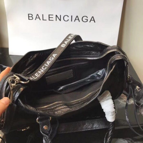 Ba*len*cia*ga-city-bag-11