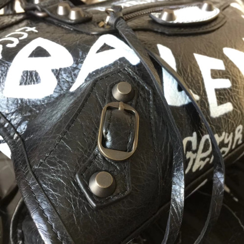 Ba*len*cia*ga-graffiti-classic-city-3
