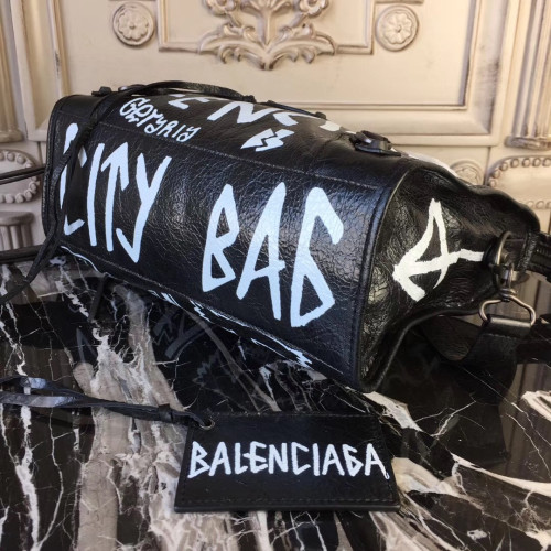 Ba*len*cia*ga-graffiti-classic-city-3