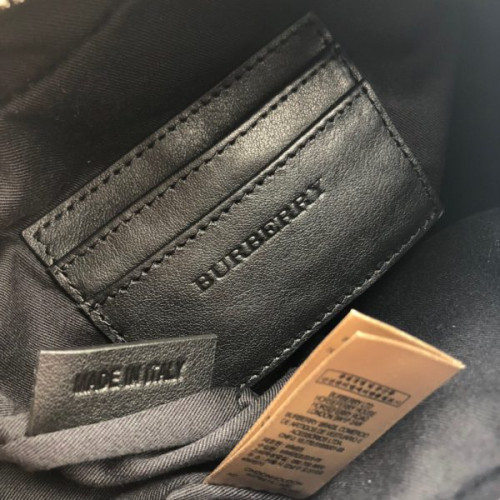 B**rry-camera-bag