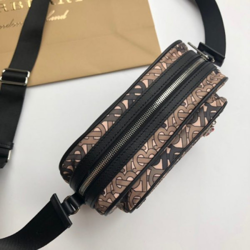 B**rry-camera-bag