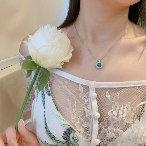 B*l*ai-necklace-7-2-4-2-5-2-3-5-2-7-3-3-3-5-2
