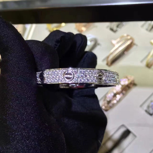 Ca*t*er-bracelet-2