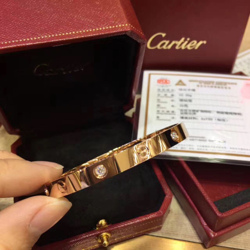 Ca*t*er-bracelet
