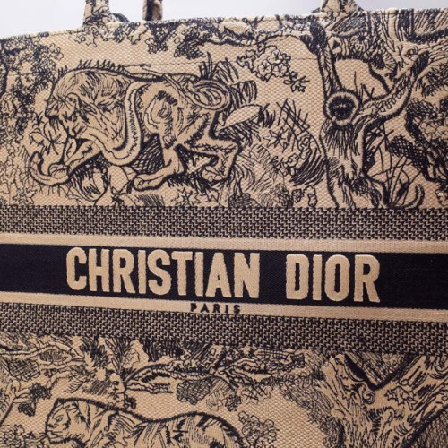D*or-book-tote-bag-11