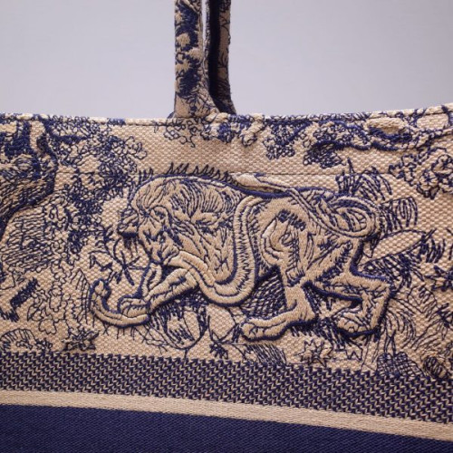 D*or-book-tote-bag-13