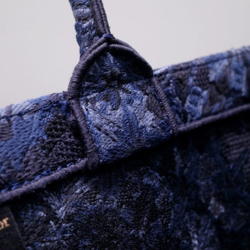 D*or-book-tote-bag-17