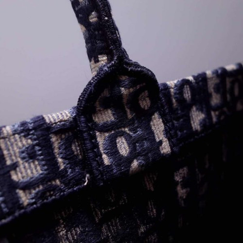 D*or-book-tote-bag-5