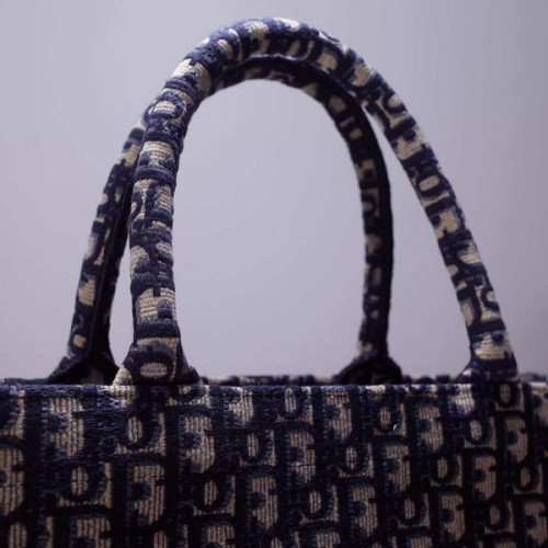 D*or-book-tote-bag-5