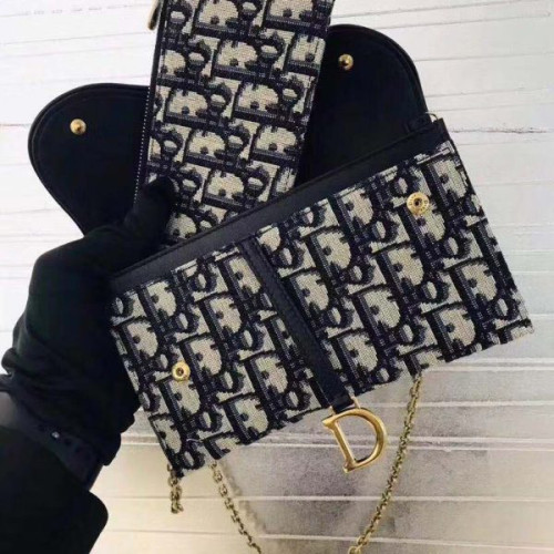 D*or-oblique-saddle-clutch