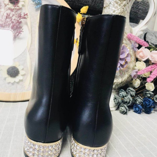 G*u*i-boots-3