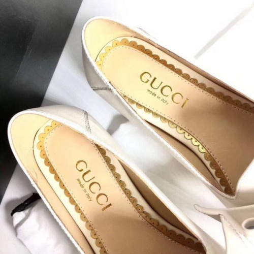 G*u*i-leather-ballet-flat-with-bow-2