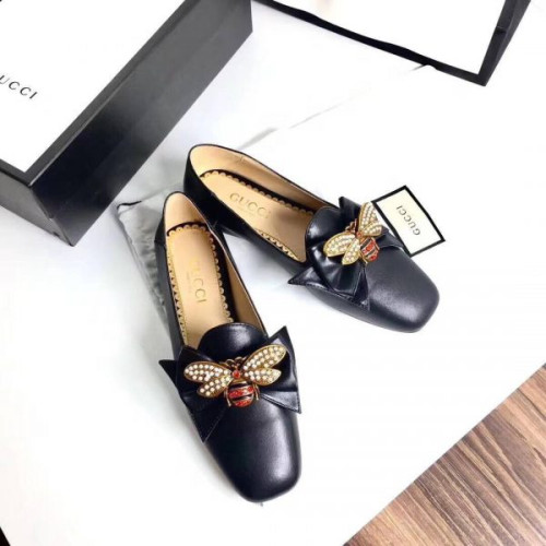 G*u*i-leather-ballet-flat-with-bow