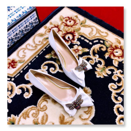 G*u*i-leather-pump-with-bow-2