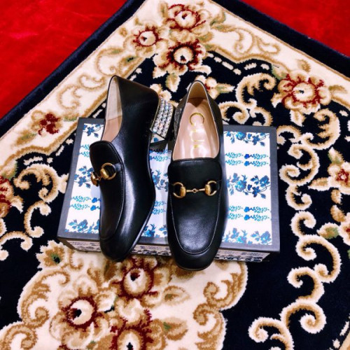 G*u*i-loafer-with-crystals-3