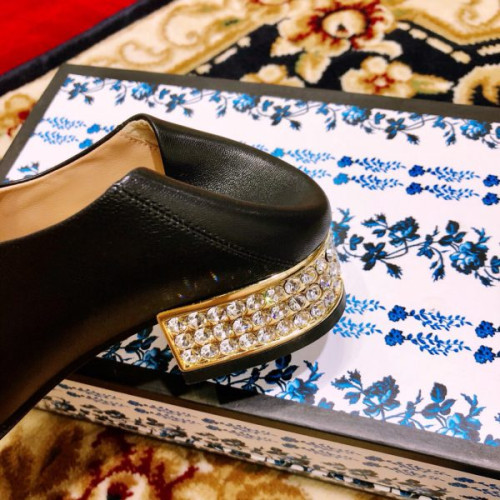 G*u*i-loafer-with-crystals-3