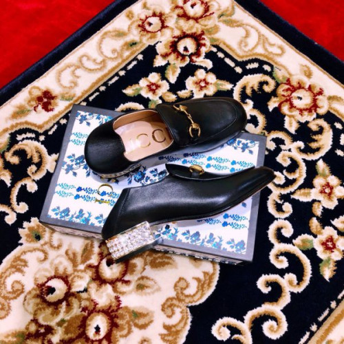 G*u*i-loafer-with-crystals-3