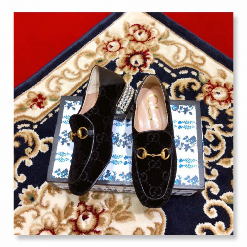 G*u*i-loafer-with-crystals