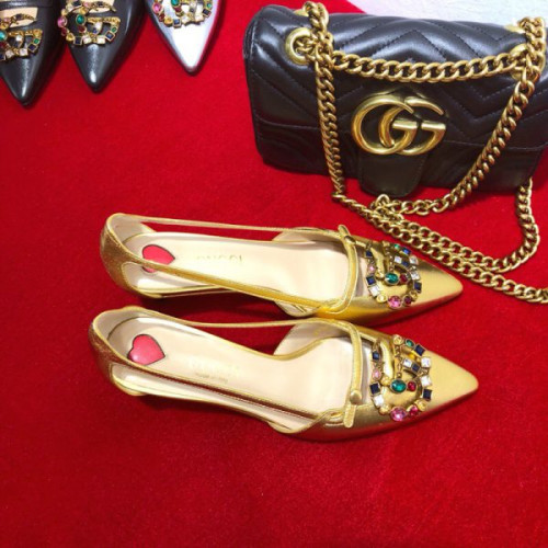 G*u*i-pump-with-crystal-5
