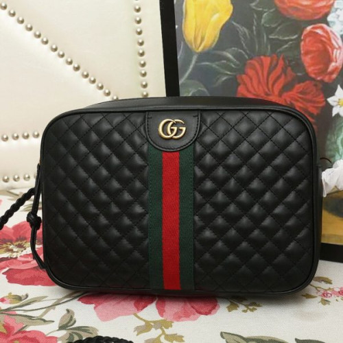 G*u*i-quilted-leather-small-shoulder-bag-2