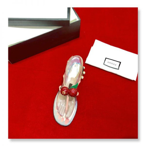 G*u*i-sandals-20