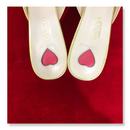 G*u*i-sandals-23