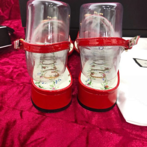 G*u*i-sandals-24