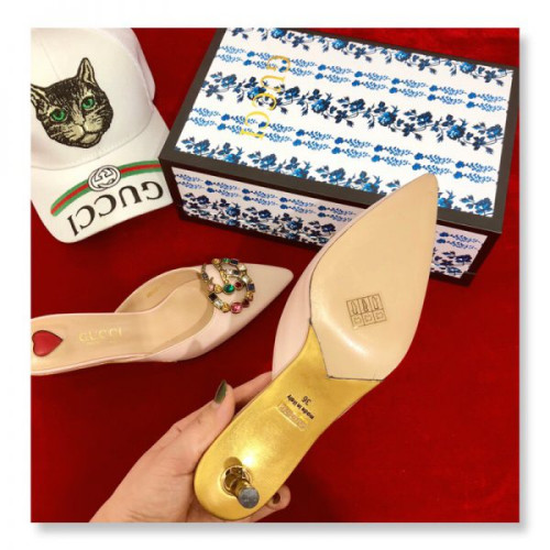 G*u*i-sandals-31