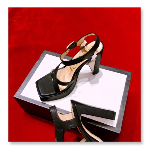G*u*i-sandals-50