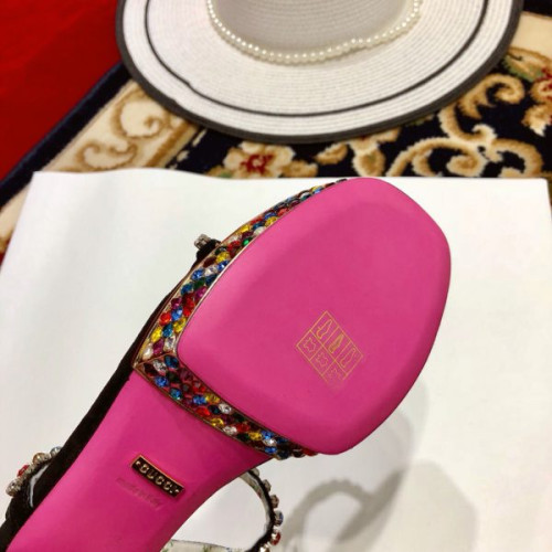 G*u*i-sandals-5