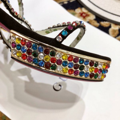 G*u*i-sandals-5