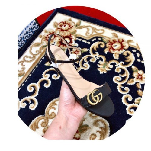 G*u*i-sandals-flat-2