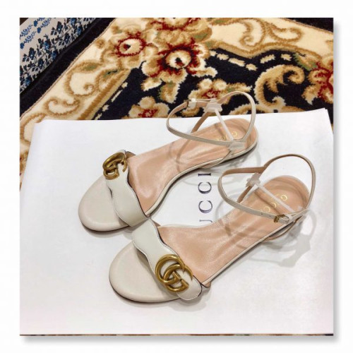 G*u*i-sandals-flat