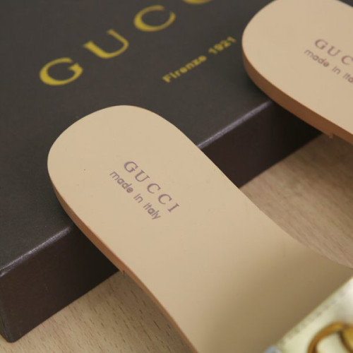 G*u*i-slipper-47