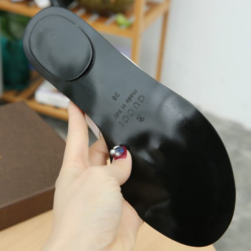 G*u*i-slipper-59
