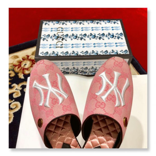 G*u*i-slippers-3