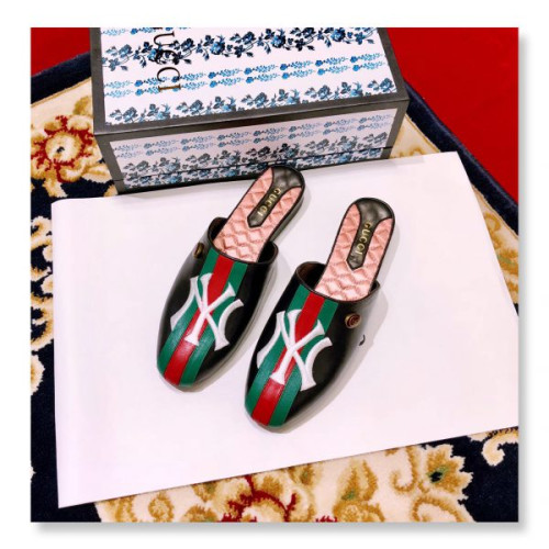 G*u*i-slippers