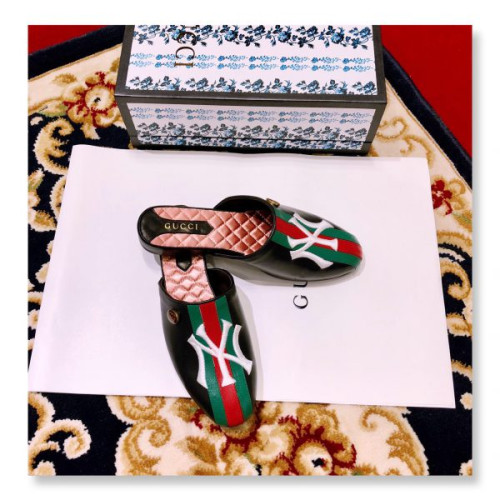 G*u*i-slippers