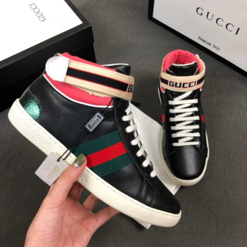 G*u*i-sneaker-2