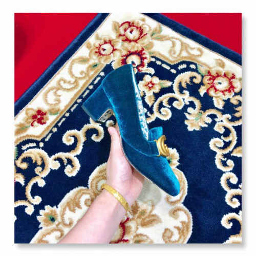 G*u*i-velvet-pump-2
