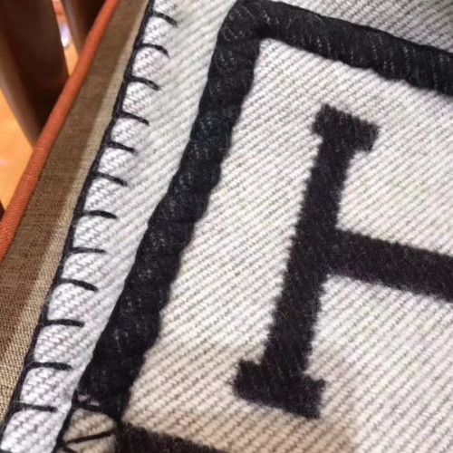 H**mes-blanket-5