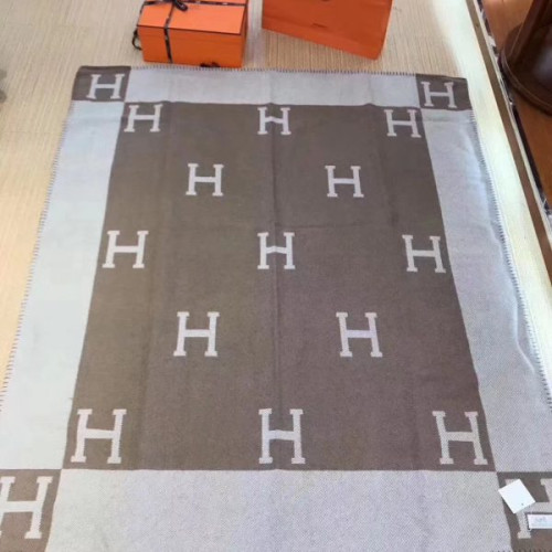 H**mes-blanket-6