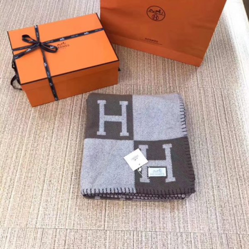 H**mes-blanket-6