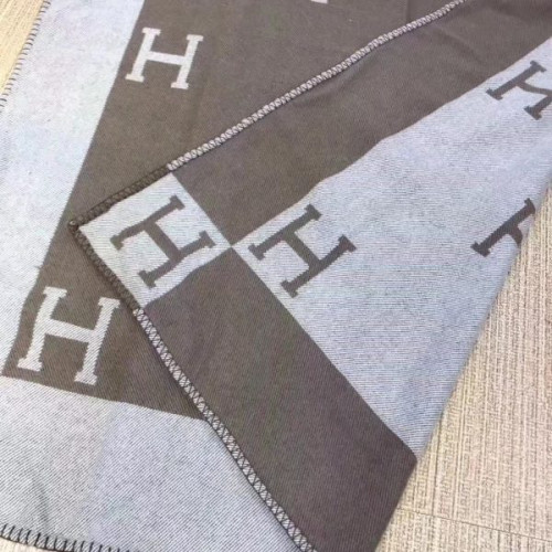 H**mes-blanket-6