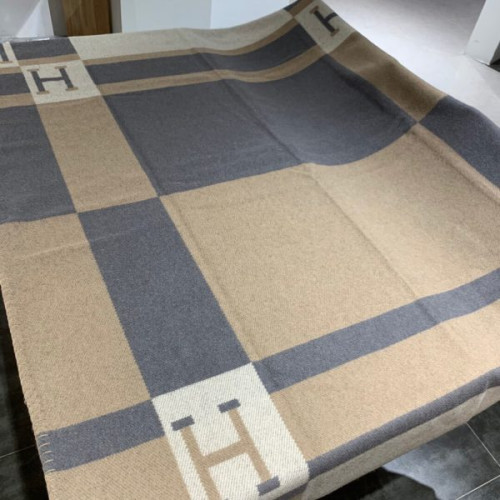 H**mes-blanket-9