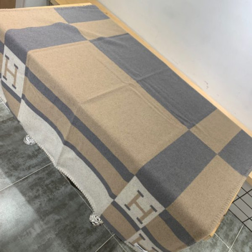 H**mes-blanket-9