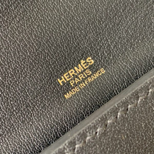 H**mes-kelly-2424