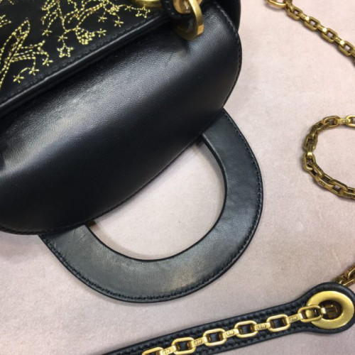 lady-D*or-fw18-2