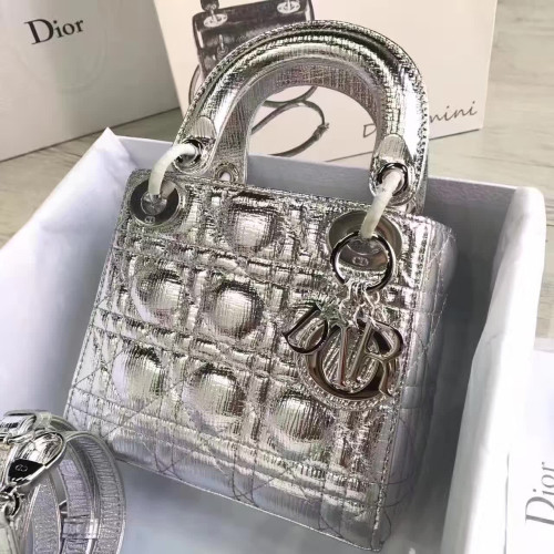 lady-D*or-mini-7