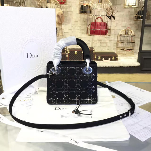 lady-D*or-replica-bag-4